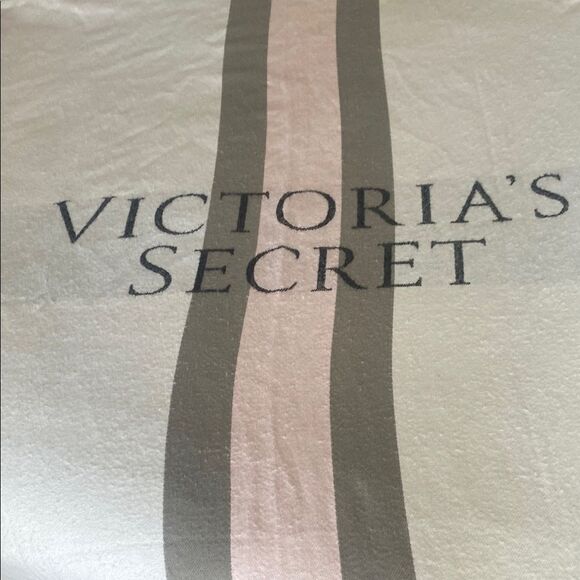 Victoria's Secret Pink and Gray Towel - Picture 2 of 11